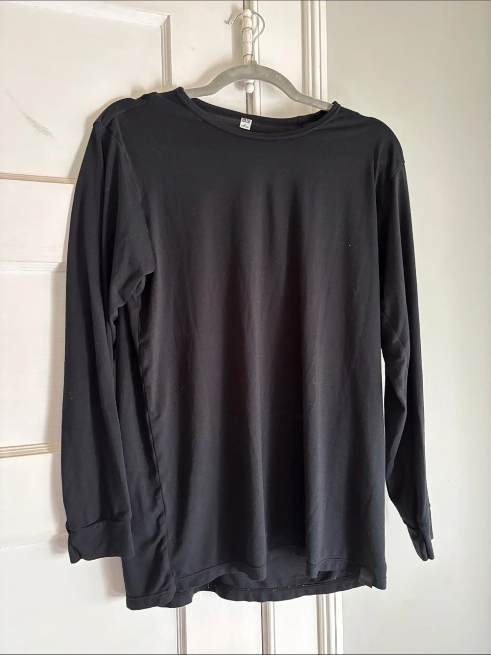 Uniqlo Black Longsleeve Tee